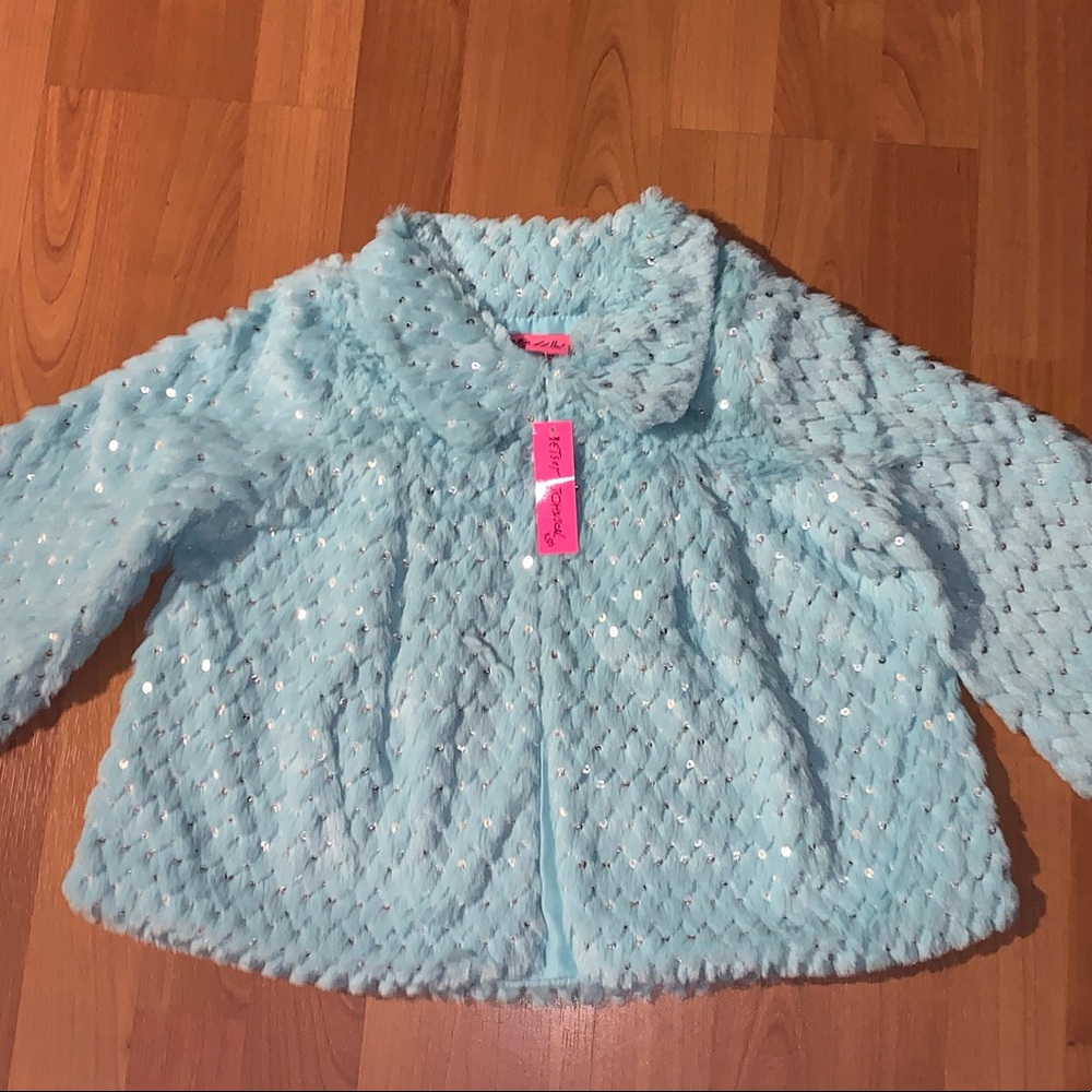 BETSEY JOHNSON Kids Lt Blue Faux Fur Cape, 8-10 Silver Sequins Lt Wei…